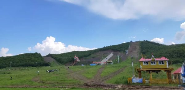 金龍山滑雪場(chǎng) 金龍山滑雪場(chǎng)