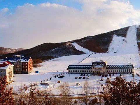 金龍山滑雪場(chǎng)