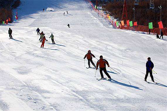 金龍山滑雪場(chǎng)