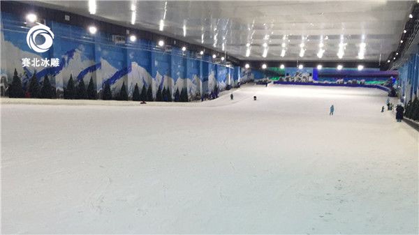 滑雪場制作公司