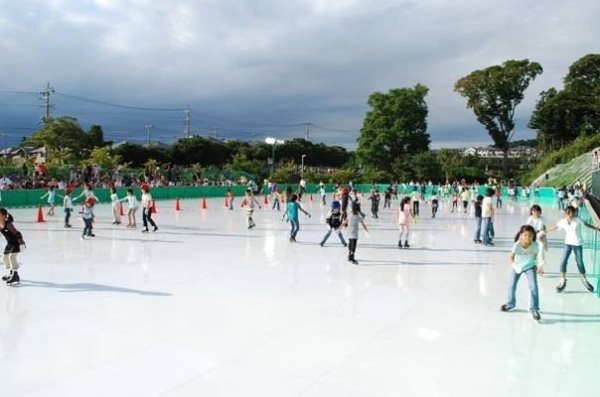 室外滑冰場投資需要多少錢 室外滑冰場投資需要多少錢